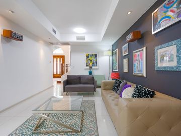 SE VENDE CASA EN LA RIOJA PONIENTE