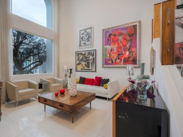 SE VENDE CASA EN LA RIOJA PONIENTE