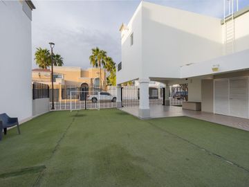 SE VENDE CASA EN LA RIOJA PONIENTE