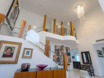 SE VENDE CASA EN LA RIOJA PONIENTE