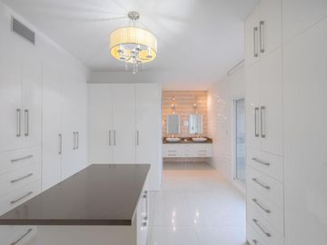SE VENDE CASA EN LA RIOJA PONIENTE