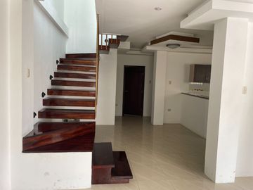 HERMOSA CASA EN VENTA URBANIZADA, Portoviejo.