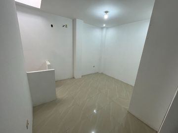HERMOSA CASA EN VENTA URBANIZADA, Portoviejo.