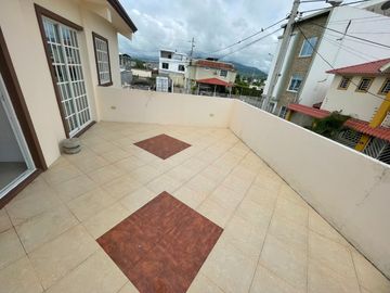 HERMOSA CASA EN VENTA URBANIZADA, Portoviejo.