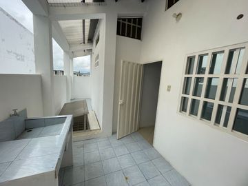 HERMOSA CASA EN VENTA URBANIZADA, Portoviejo.