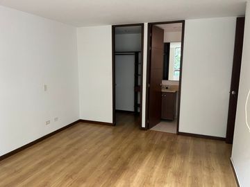 VENTA DE APARTAMENTO BIEN UBICADO