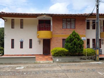 VENTA CASA EN SANTUARIO (ANTIOQUIA)