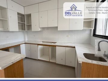 VENTA Hermosa Casa - Miraflores Country Club.