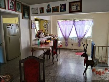 Venta de Excelente Casa con Departamentos en Nezahualcóyotl