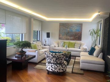 Espectacular casa de venta, Urbanización El Condado, Norte de Quito