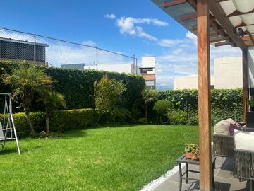Espectacular casa de venta, Urbanización El Condado, Norte de Quito