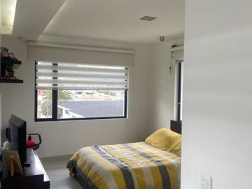 Espectacular casa de venta, Urbanización El Condado, Norte de Quito