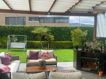 Espectacular casa de venta, Urbanización El Condado, Norte de Quito