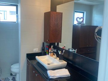 Espectacular casa de venta, Urbanización El Condado, Norte de Quito