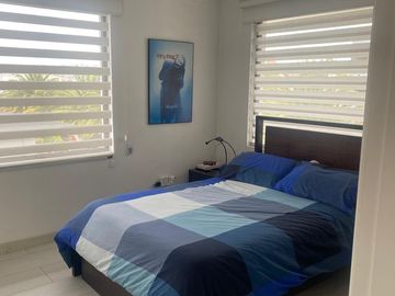 Espectacular casa de venta, Urbanización El Condado, Norte de Quito