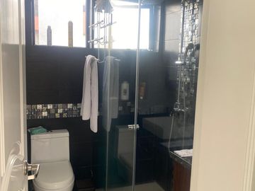 Espectacular casa de venta, Urbanización El Condado, Norte de Quito