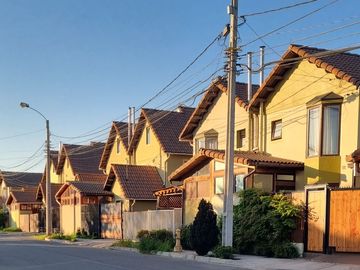 VENDE CASA EN BARRIO LAS ROSAS DE MACHALI RANCAGUA