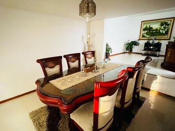 SE VENDE HERMOSA CASA REMODELADA EN COLSEGUROS (ALTA SUIZA )