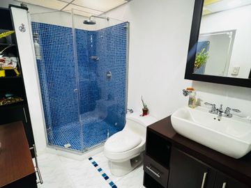 SE VENDE HERMOSA CASA REMODELADA EN COLSEGUROS (ALTA SUIZA )