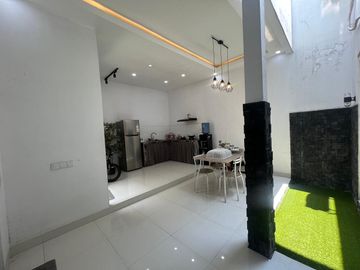 Dijual Rumah Minimalis Semi furnished di Semampir Tengah Sukolilo Surabaya