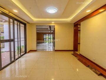 **one away** 5br house in Tierra Pura, Quezon City for sale