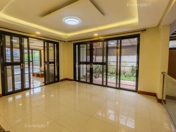**one away** 5br house in Tierra Pura, Quezon City for sale