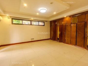 **one away** 5br house in Tierra Pura, Quezon City for sale