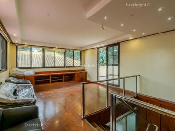 **one away** 5br house in Tierra Pura, Quezon City for sale