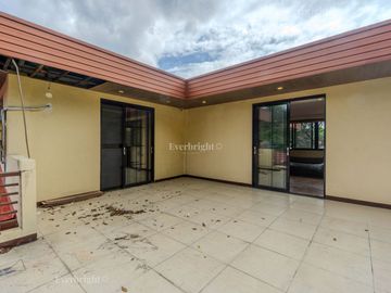 **one away** 5br house in Tierra Pura, Quezon City for sale