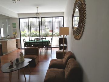 VENDO DEPARTAMENTO EN PRIMER PISO- MIRAFLORES