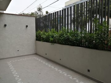 VENDO DEPARTAMENTO EN PRIMER PISO- MIRAFLORES