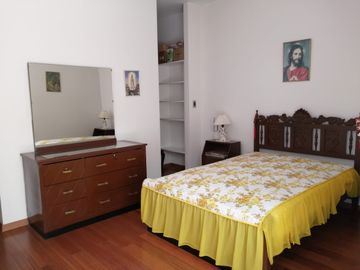 VENDO DEPARTAMENTO EN PRIMER PISO- MIRAFLORES