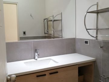 VENDO DEPARTAMENTO EN PRIMER PISO- MIRAFLORES