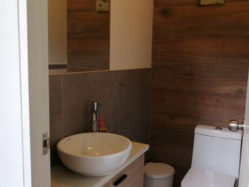 VENDO DEPARTAMENTO EN PRIMER PISO- MIRAFLORES