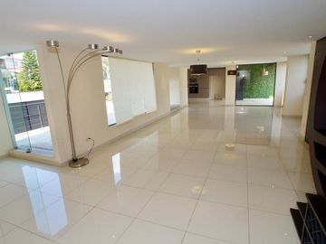 Residencia a la venta en Novelistas Ciudad Satelite