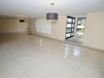 Residencia a la venta en Novelistas Ciudad Satelite