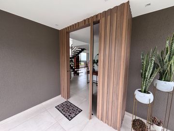 Casa de Lujo en Venta en la Mejor Urbanización de Nayón