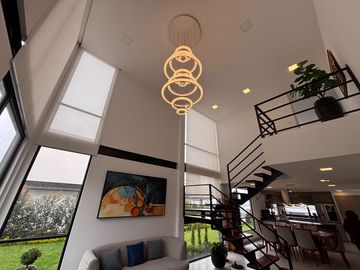 Casa de Lujo en Venta en la Mejor Urbanización de Nayón