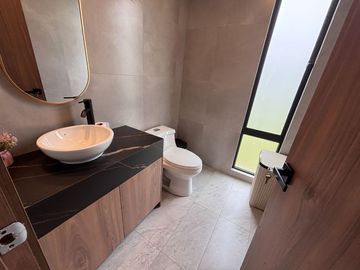 Casa de Lujo en Venta en la Mejor Urbanización de Nayón