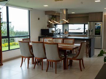 Casa de Lujo en Venta en la Mejor Urbanización de Nayón