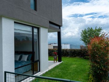 Casa de Lujo en Venta en la Mejor Urbanización de Nayón