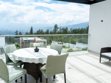 Casa de Lujo en Venta en la Mejor Urbanización de Nayón
