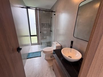 Casa de Lujo en Venta en la Mejor Urbanización de Nayón