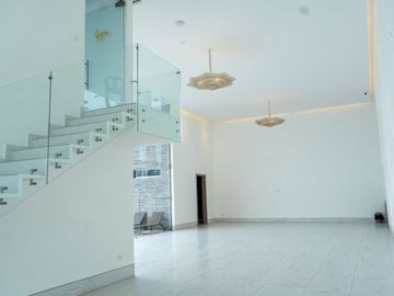Casa de Lujo en Venta en la Mejor Urbanización de Nayón