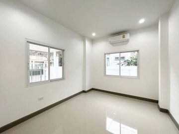 Single-storey detached house for sale, newly renovated, Senseer Home Village, Ao Udom, Sriracha, Chonburi