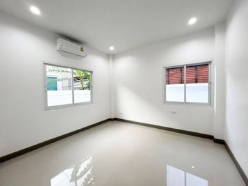 Single-storey detached house for sale, newly renovated, Senseer Home Village, Ao Udom, Sriracha, Chonburi