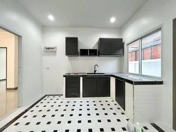 Single-storey detached house for sale, newly renovated, Senseer Home Village, Ao Udom, Sriracha, Chonburi