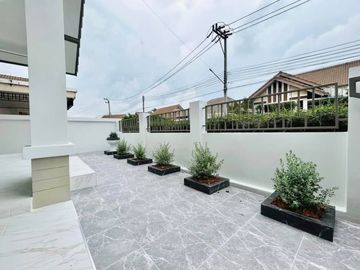 Single-storey detached house for sale, newly renovated, Senseer Home Village, Ao Udom, Sriracha, Chonburi