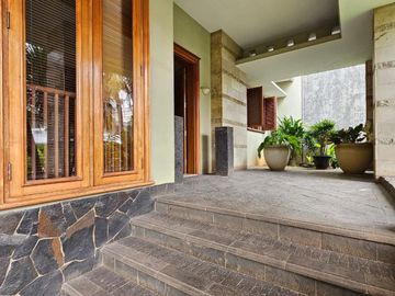 RUMAH LUAS SEMI FURNISH at Jl MAS PUTIH, PERMATA HIJAU