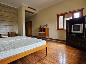 RUMAH LUAS SEMI FURNISH at Jl MAS PUTIH, PERMATA HIJAU